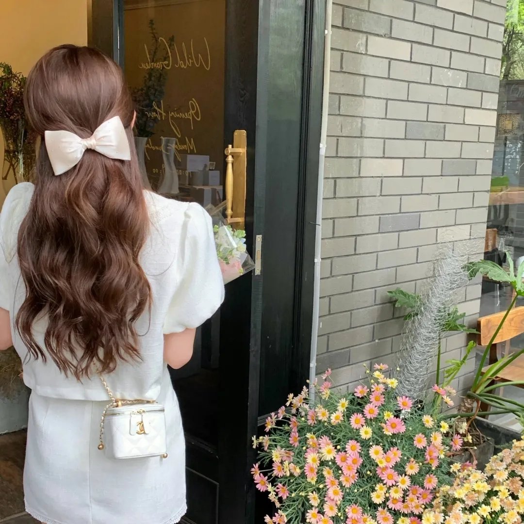 赞先生与找钱华